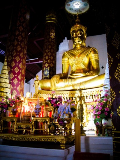 golden buddha ayutthaya